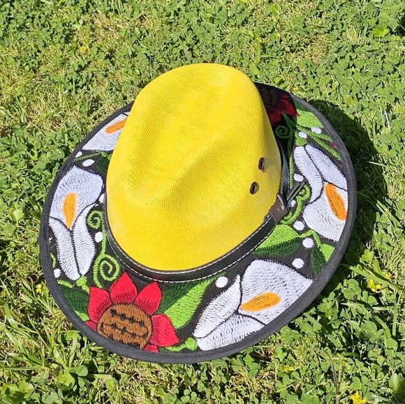 Embroidered Hats. - Picture 5 of 15